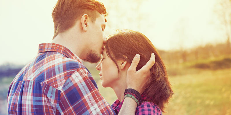 MAN,WOMAN,KISS,HEAD