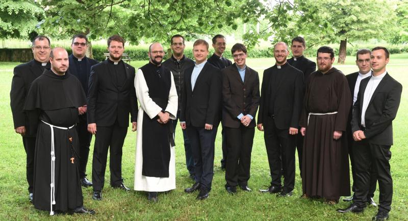 NOVOMASNIKI PRIESTS