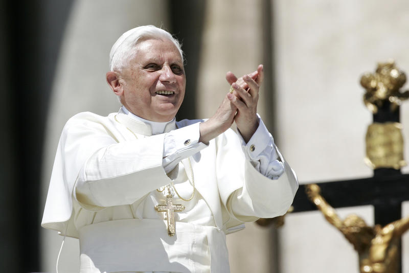 BENEDETTO XVI, SORRISO