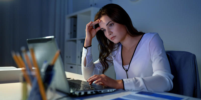 PROFESSIONAL,WOMAN,WORKING