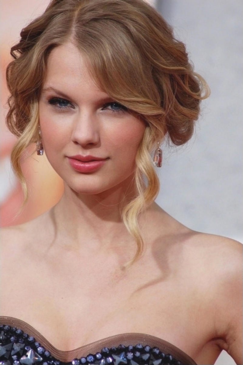 TAYLOR SWIFT