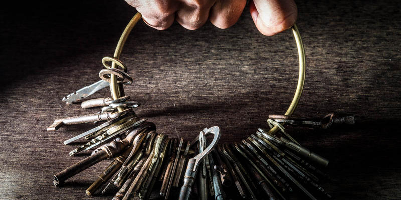 KEYS,HAND,RING