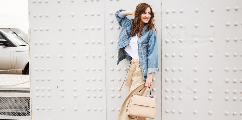 WOMAN FASHION