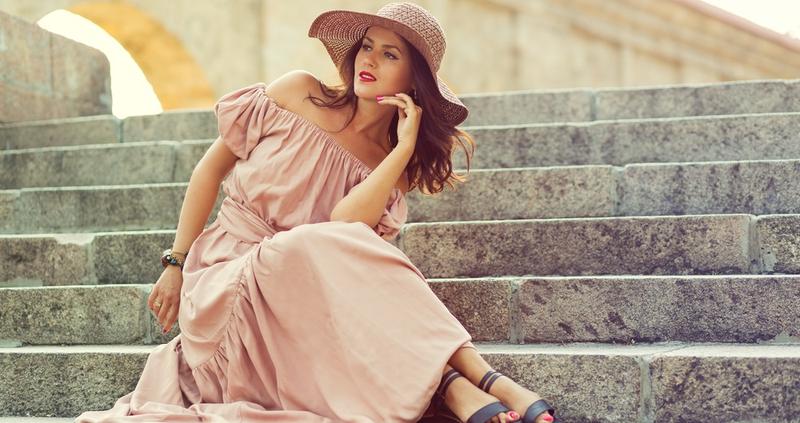 WOMAN FASHION