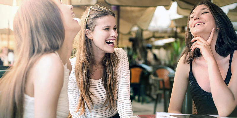 WOMEN CHATTING