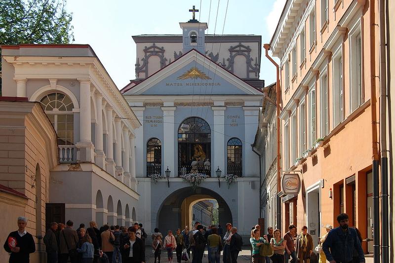 1024px-Vilnius_Dawn_Gate