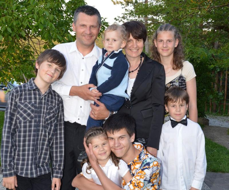 FAMILY KOLIČ