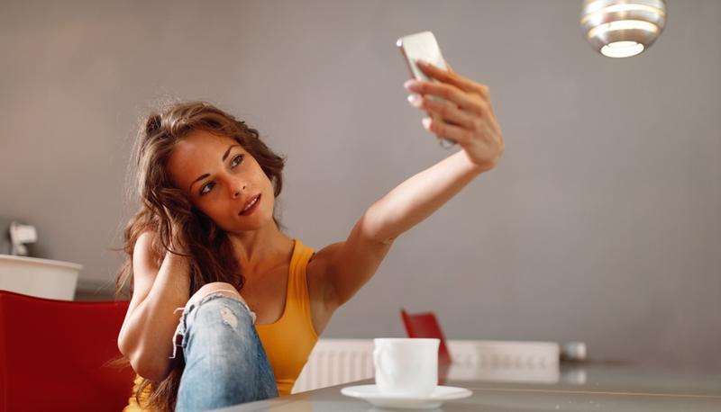RAGAZZA, TELEFONO, SELFIE