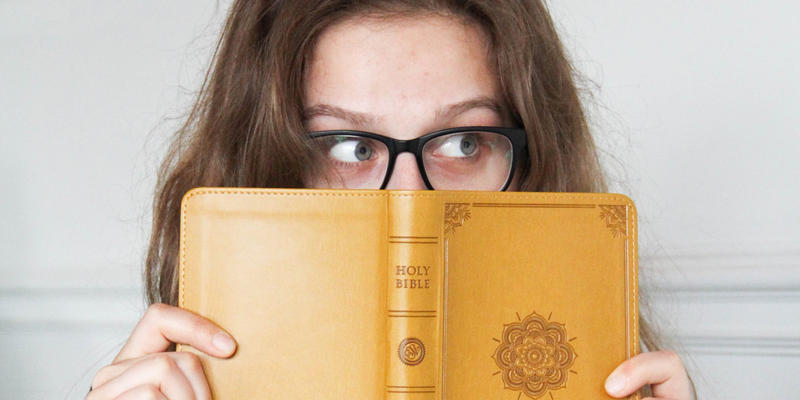 WOMAN,READING,SCRIPTURE
