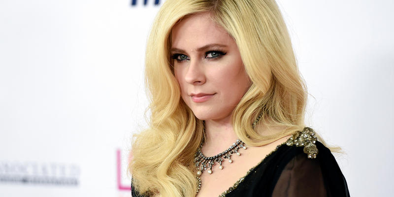 AVRIL LAVIGNE