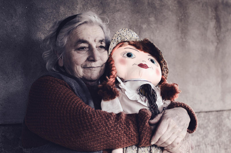 NONNA, BAMBOLA, ABBRACCIO