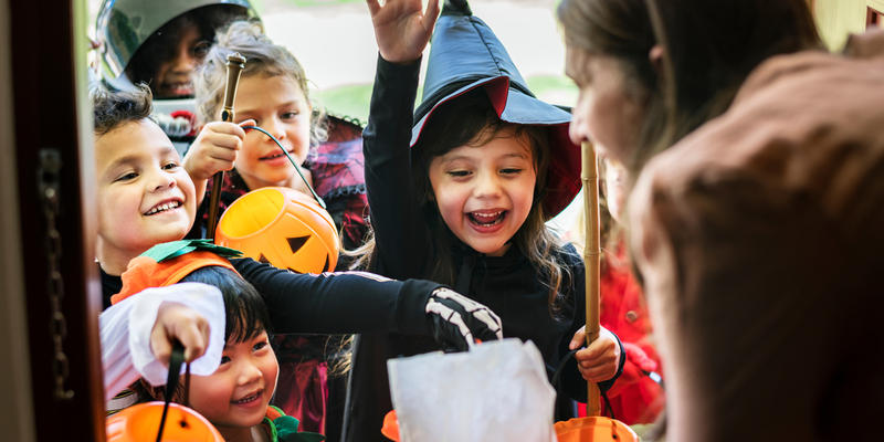 TRICK OR TREAT,HALLOWEEN