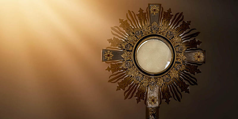 MONSTRANCE