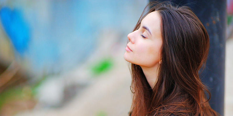 WOMAN MEDITATING