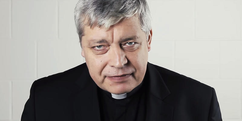 KSIĄDZ PIOTR PAWLUKIEWICZ