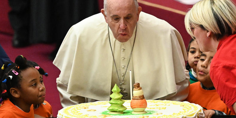 VATICAN-POPE-AUDIENCE-CHILDREN-SANTA MARTA