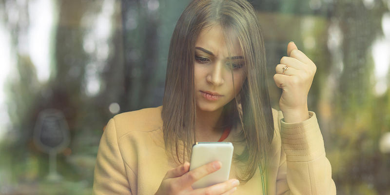 WOMAN PHONE
