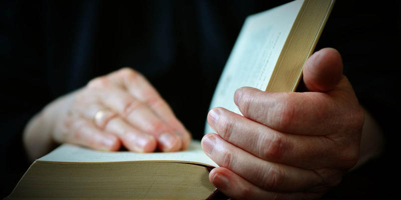 BIBLE,HANDS