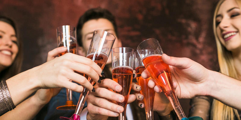PEOPLE DRINKING
