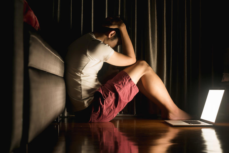 MAN DEPRESSED WEB ADDICTED