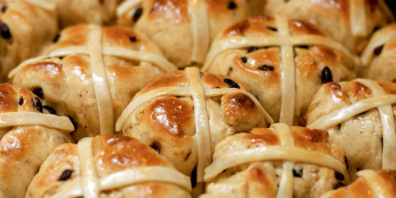 HOT CROSS BUNS