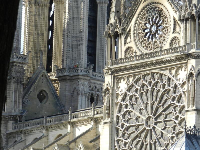 2019-le-17-avril-notre-dame-de-paris-094.jpg
