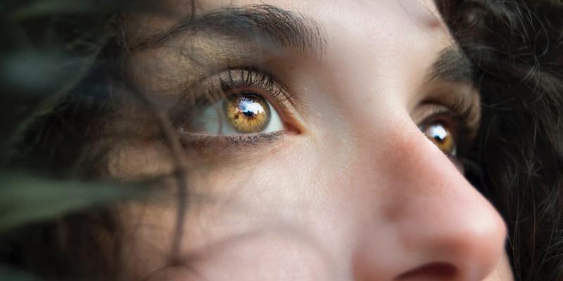 GIRL,EYES,UP