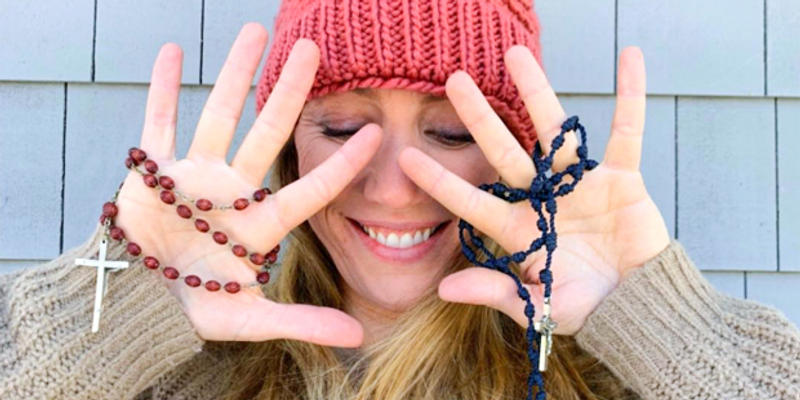 web3-woman-rosary-pray-hail-mary-instagram