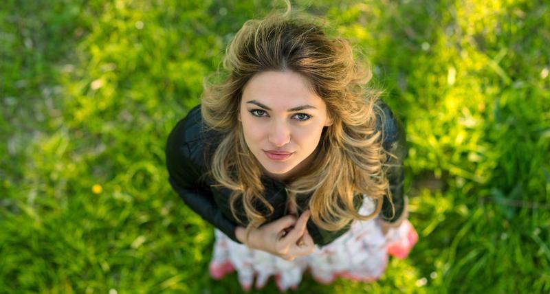 WOMAN SMILE NATURE