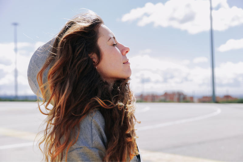 WOMAN RUN HAIR