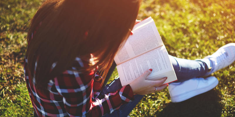 GIRL, READING, PARK