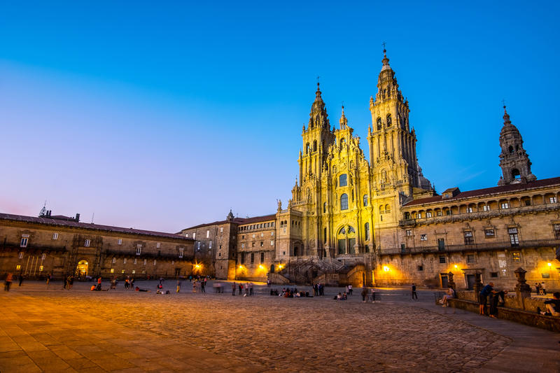 web-santiago-compostela-cathedral-di-luiscostinhaa-i-shutterstock.jpg