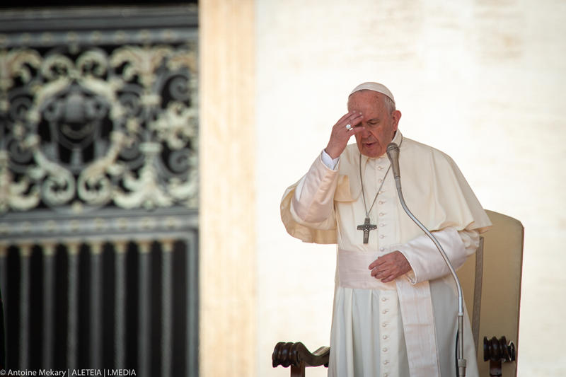 POPE AUDIENCE JUNE 05