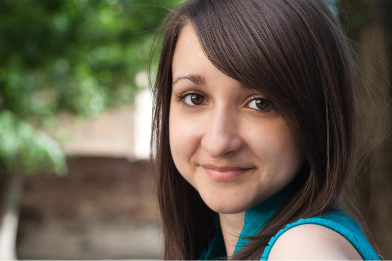 young brunette eyes