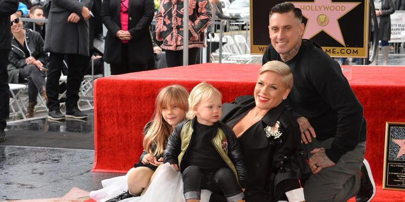 SINGER PINK