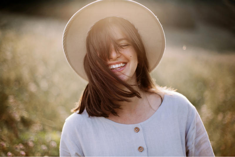 girl smile mountains