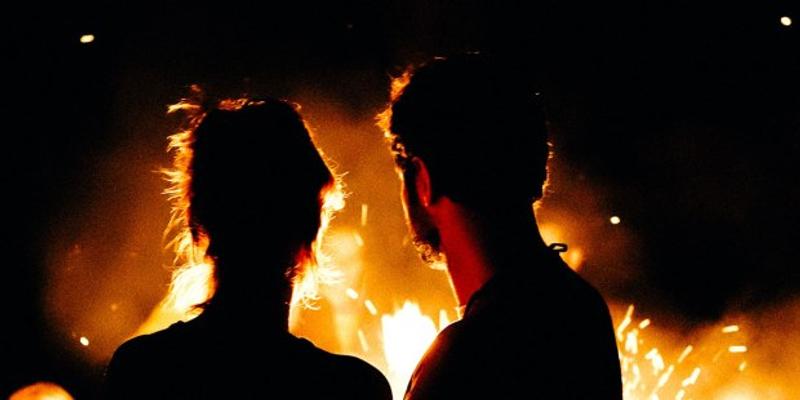 COUPLE PASSION FIRE