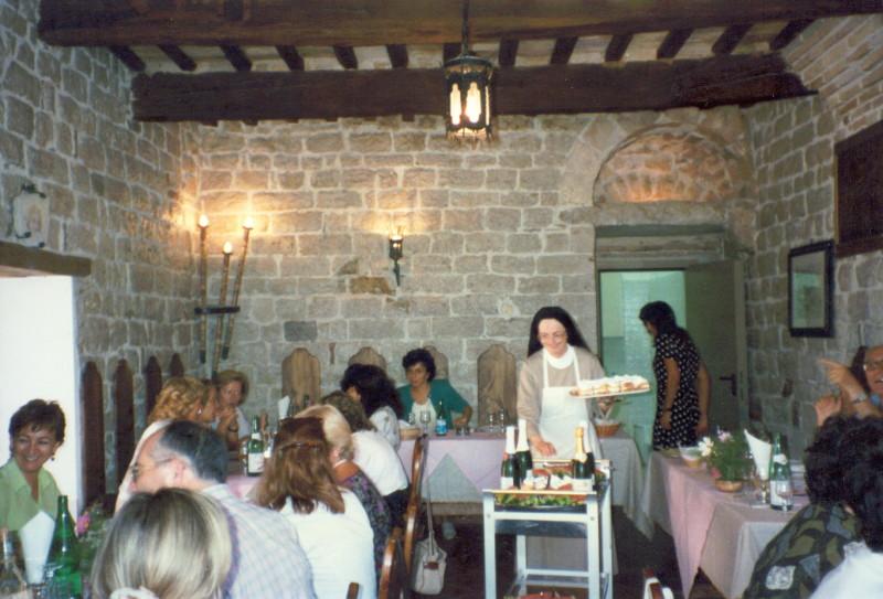 SUORE, CONVITTRICI, SAN SEVERINO