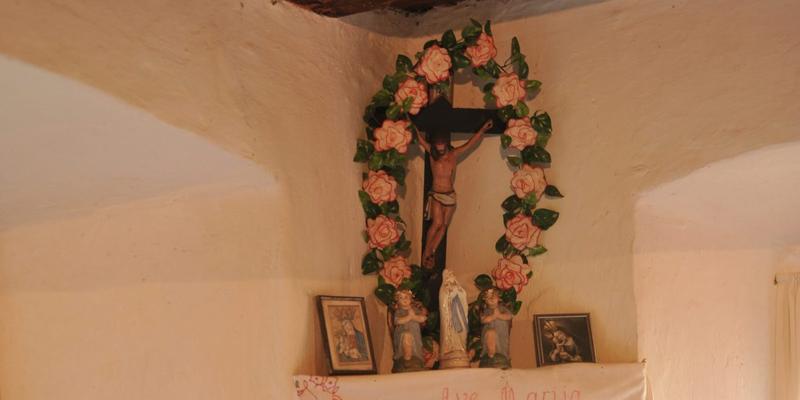 CROSS AT HOME