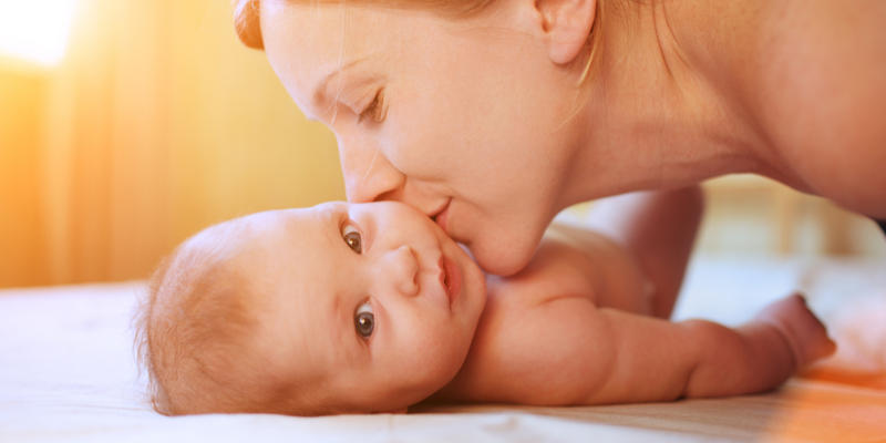 MOTHER, KISS, NEWBORN