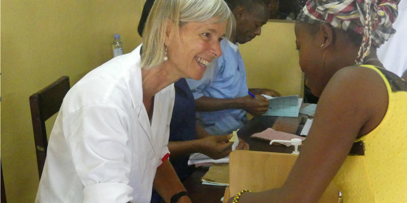 Une volontaire Fidesco en Guinée.