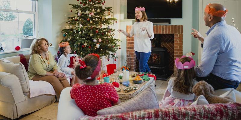 FAMILY-CHRISTMAS