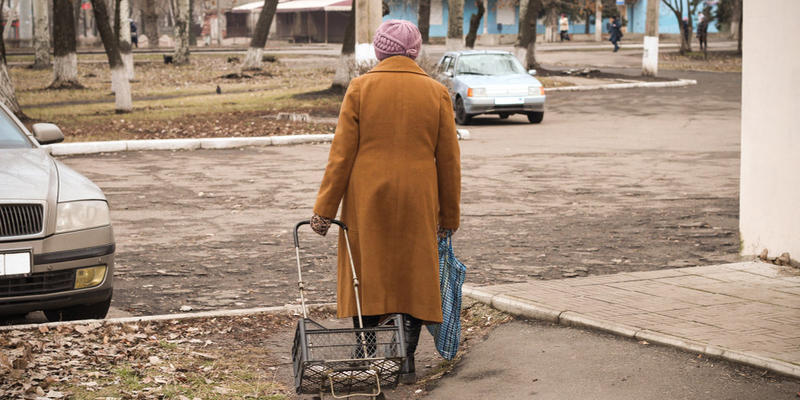 WOMAN