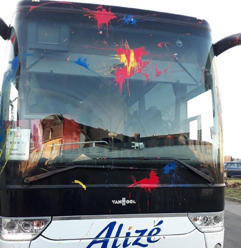 attaque car à Caen