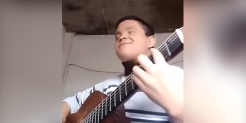 DESPACITO, ZESPÓŁ DOWNA