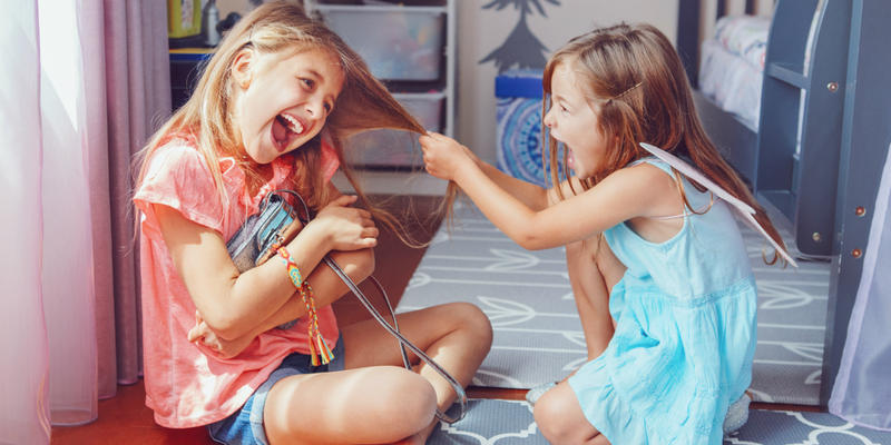 Soeurs qui se disputent