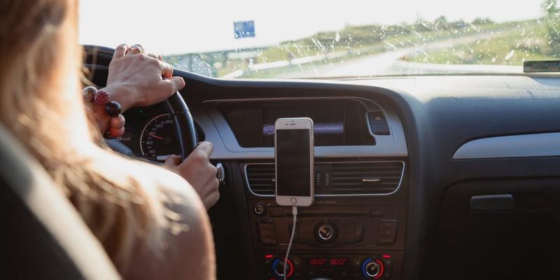 WOMAN CAR