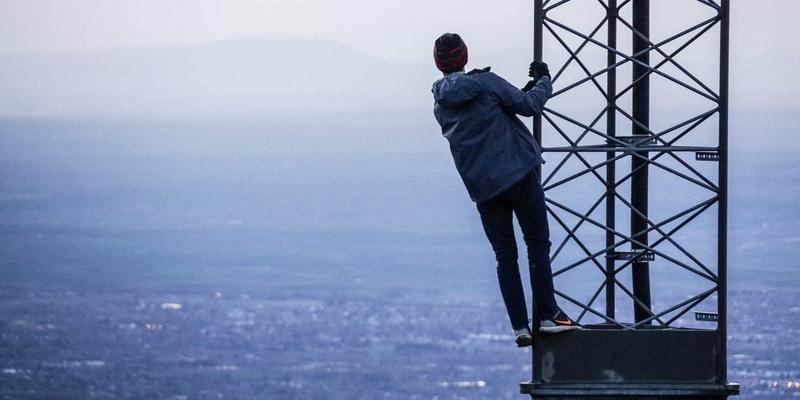 MAN, ABOVE, CITY