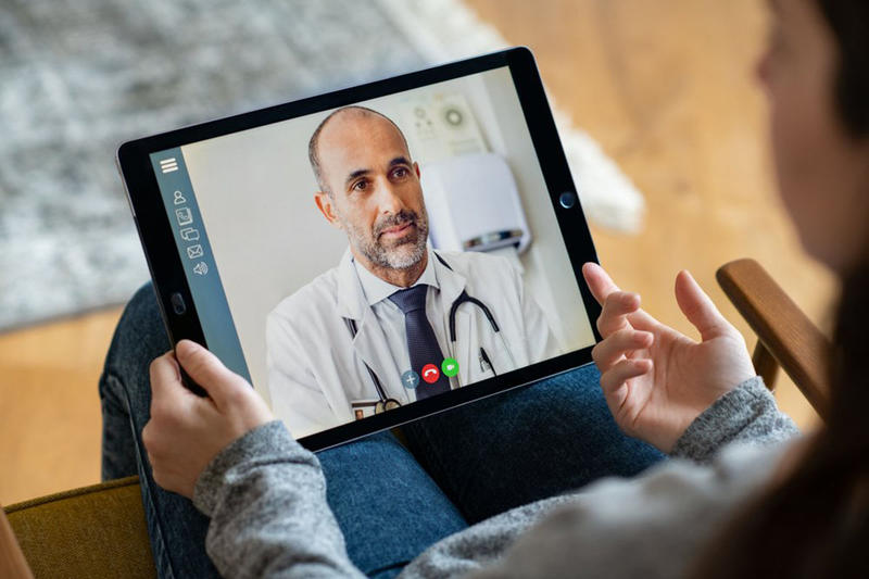 web-06-patient-video-call-doctor-shutterstock_1683359032-rido.jpg