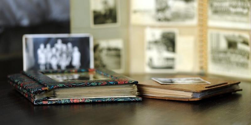 FAMILY PHOTO ALBUM